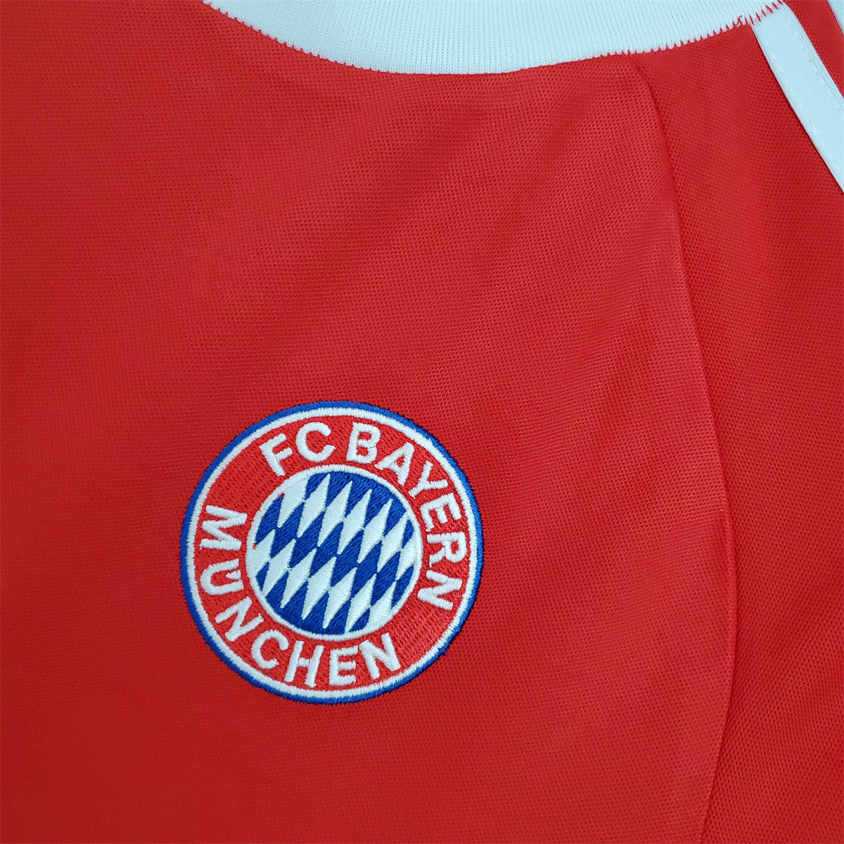 FC Bayern Munich 2000/01 Home Jersey